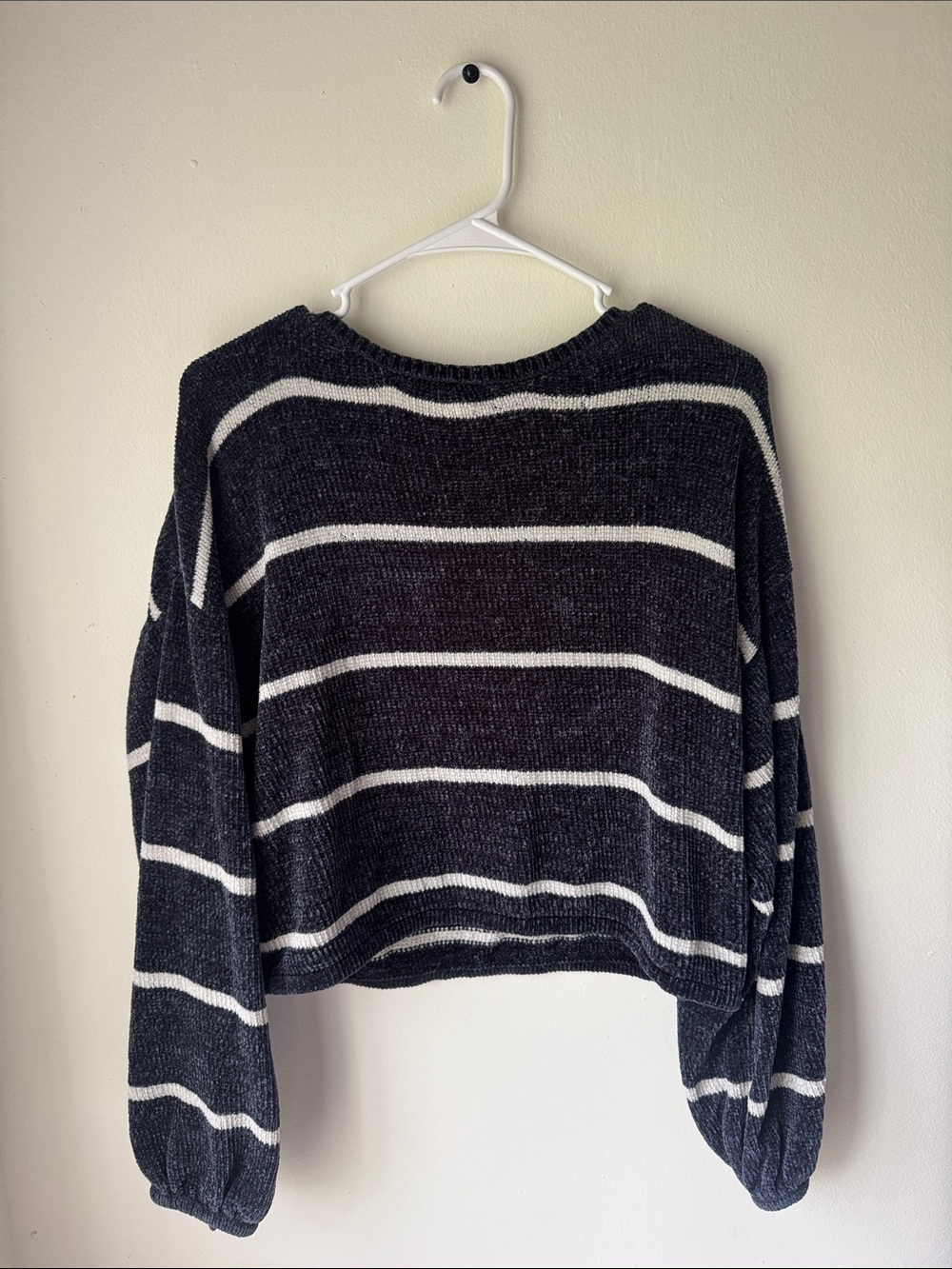 American Eagle Striped Cropped Knit Sweater in Black and White